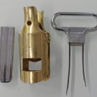 Sektverschluss und Weinflaschen&ouml;ffner (Spangenkorkenzieher), Monopol, Screwpull