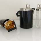 Flaschenset und Becherset (Cocktailshaker), Leder, 60er Jahre