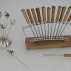 Cocktailspie&szlig;e, versilbert und Bowlenspie&szlig;e, 60er Jahre, cocktail picks