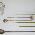 Barspoon, Cocktail spoon. Eiswuerfelbehaelter mit Eiszange