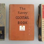 Eines der wohl begehrtesten Cocktailbücher - Harry Craddock,  The Savoy Cocktail Book - Original - Ausgabe 1930 - 1933 und nochmal die enlarged Edition 1933