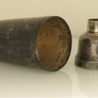 Cocktailshaker, WMF - W&uuml;rttembergische Metallwarenfabrik - Punzen Boden: W&Uuml;RTT.METALLW.FABRIK, GEISLINGEN STEIGE, Bienenkorb mit WMF, NS, eine 15 in einem Quadrat. Punzen Deckel: 212, eine 15 in einem Quadrat. Mittelteil: 212, eine 15 in einem Quadrat, ca. 1935